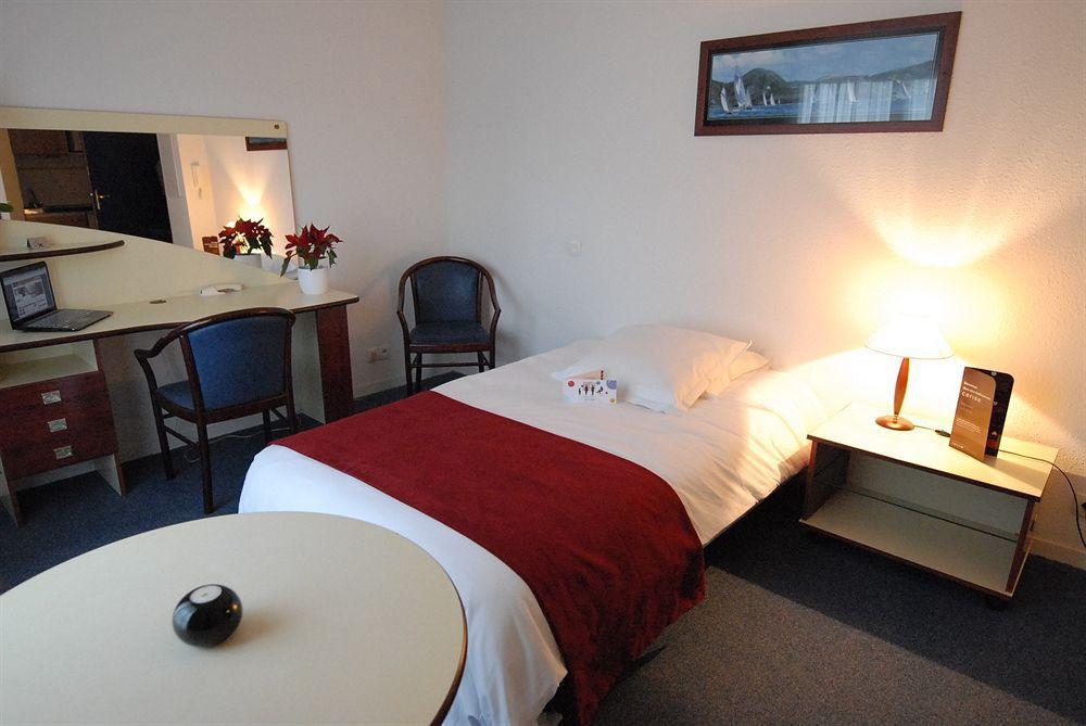 Cerise Lannion Aparthotel Ngoại thất bức ảnh