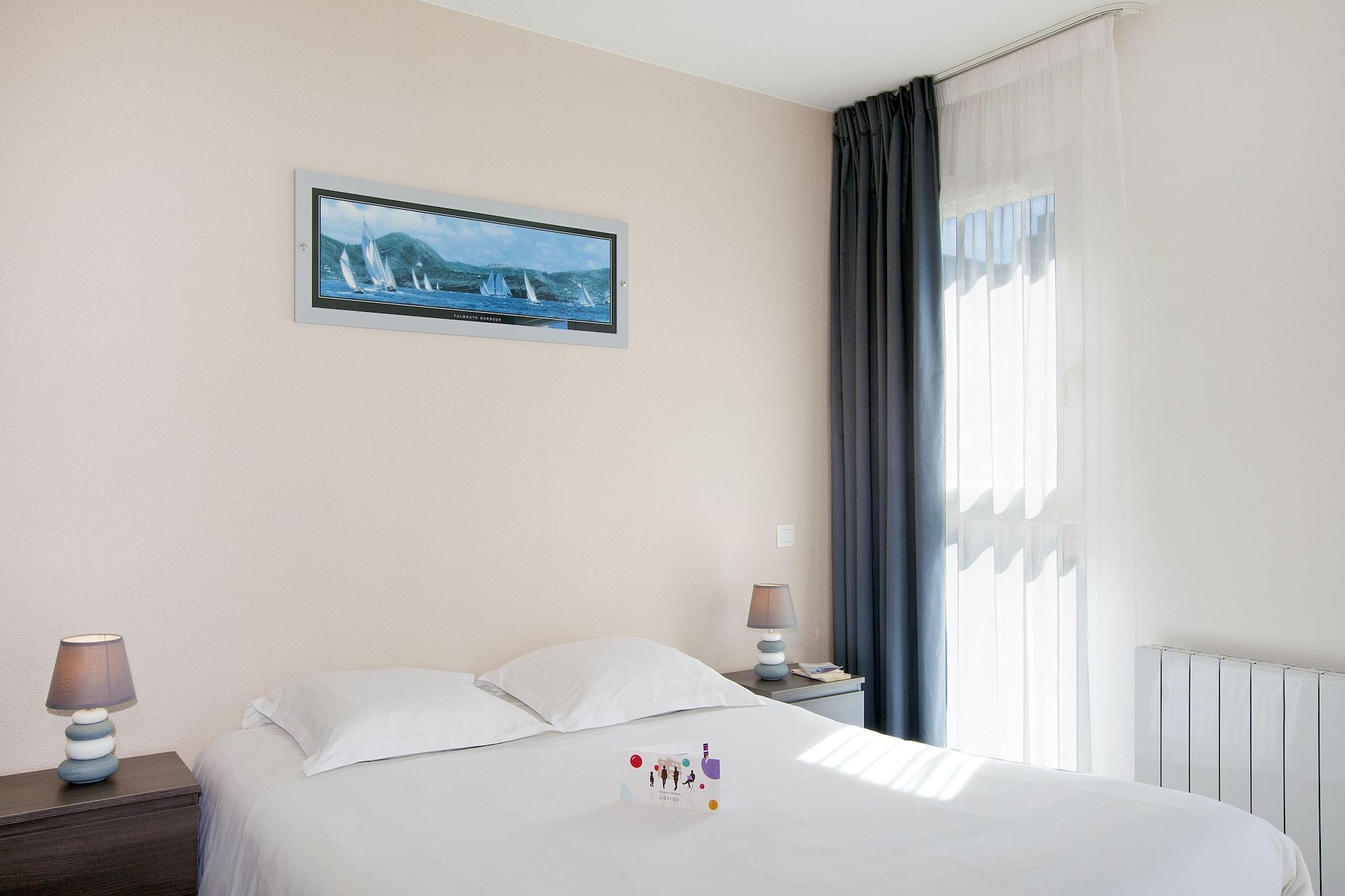 Cerise Lannion Aparthotel Ngoại thất bức ảnh
